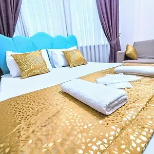 Nevizade Suits Istanboel